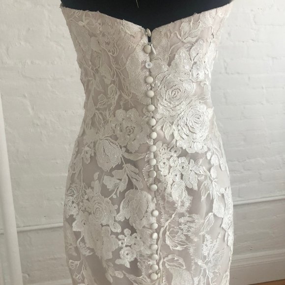 Ercilia Pronovias Gown - Picture 6 of 6